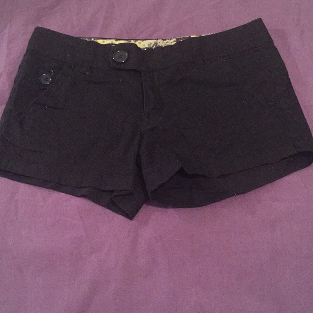 Super cute little black shorts!